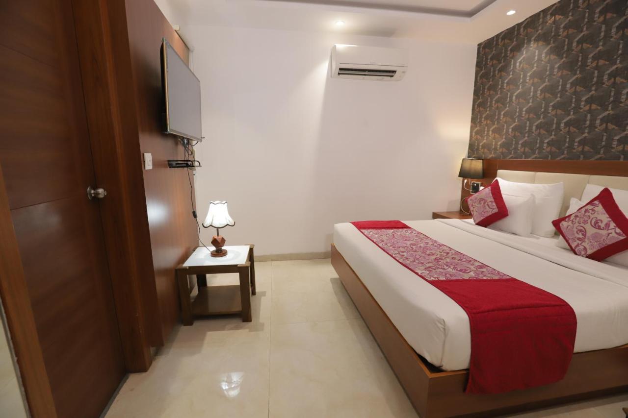 Nh Skye Suites New Delhi Luaran gambar