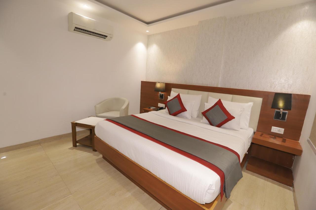 Nh Skye Suites New Delhi Luaran gambar