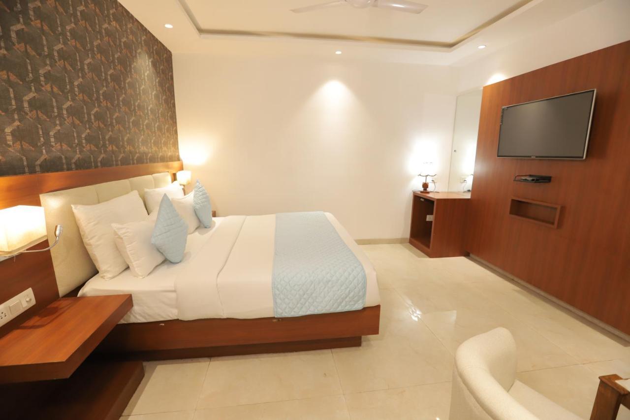 Nh Skye Suites New Delhi Luaran gambar