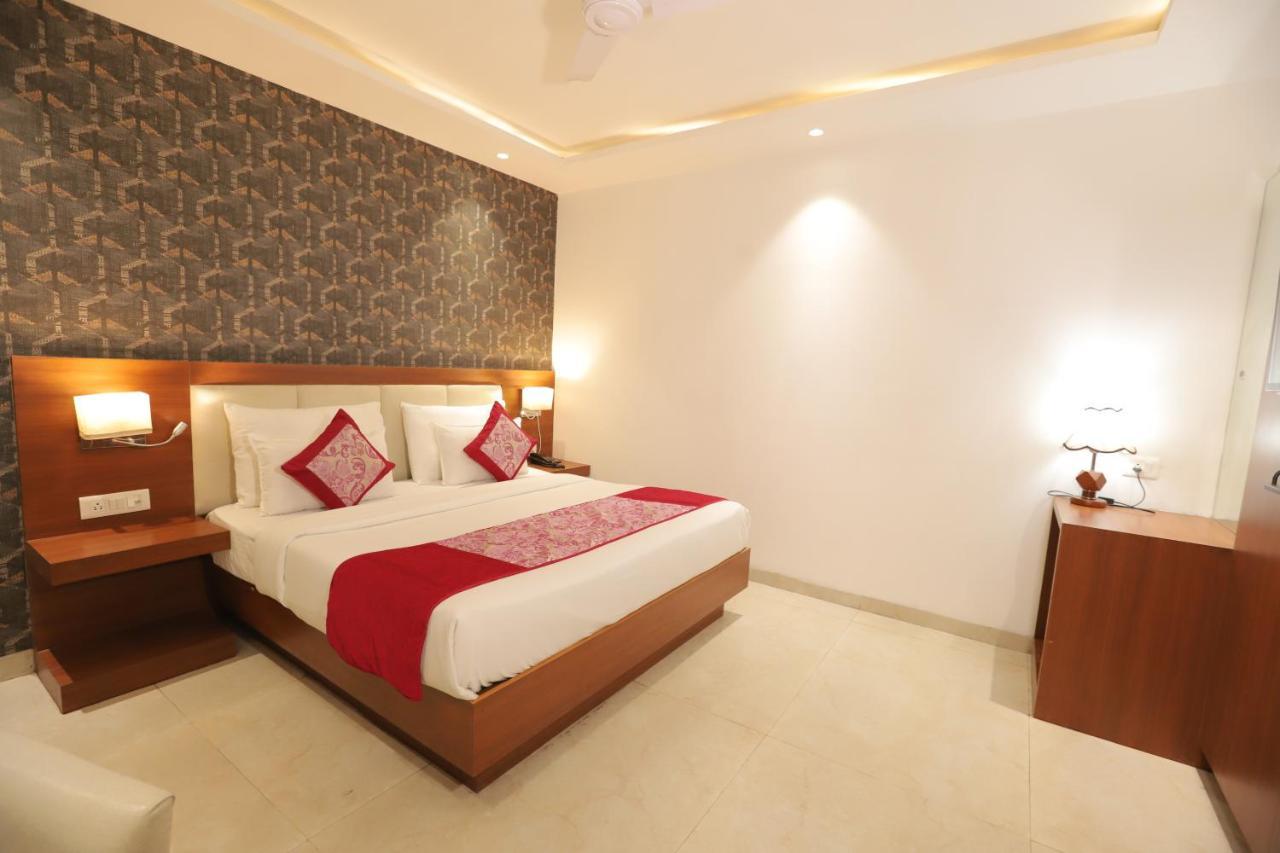 Nh Skye Suites New Delhi Luaran gambar